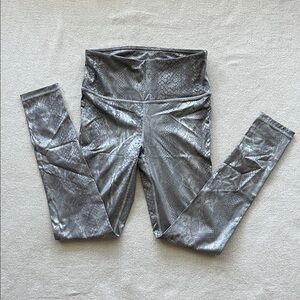 Mono B Gray Metallic Snakeskin Print Leggings